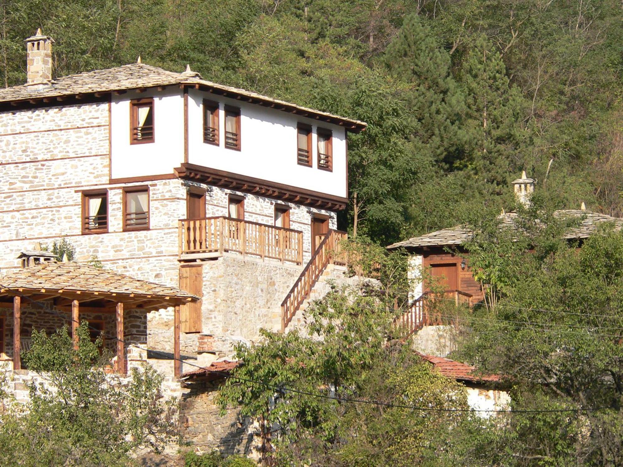 Complex Kosovo Houses Exterior foto